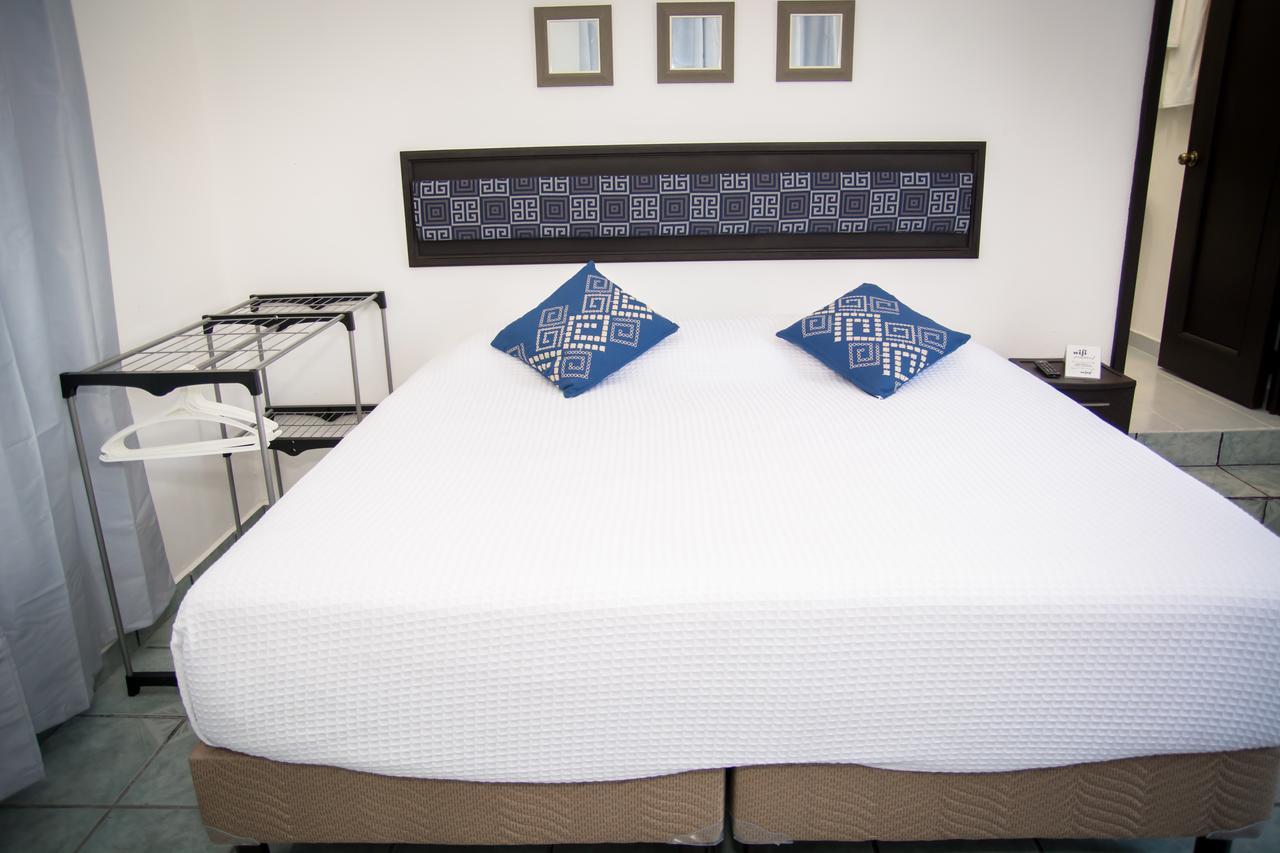 Vacation Rental - Upper Floor Room At Casa Cocoa Cozumel Exterior photo